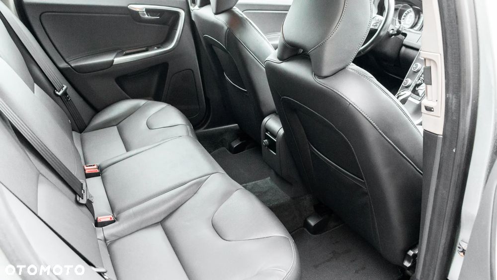 Volvo XC 60 D4 AWD Summum - 30