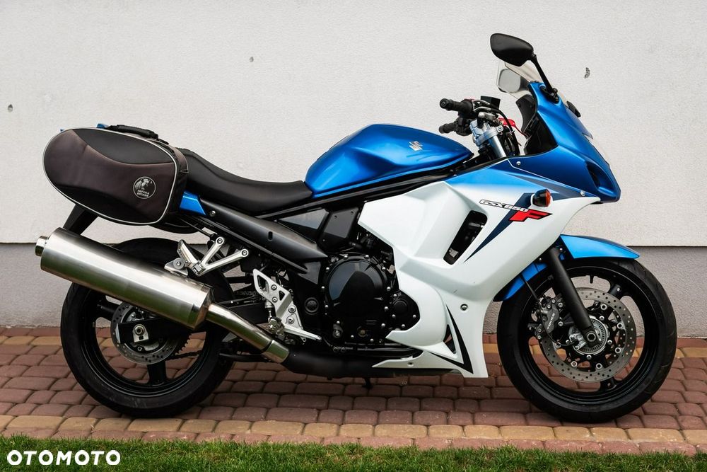 Suzuki GSX - 3