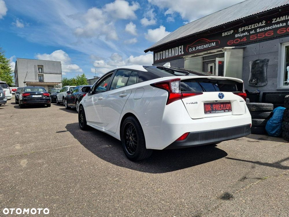 Toyota Prius - 4