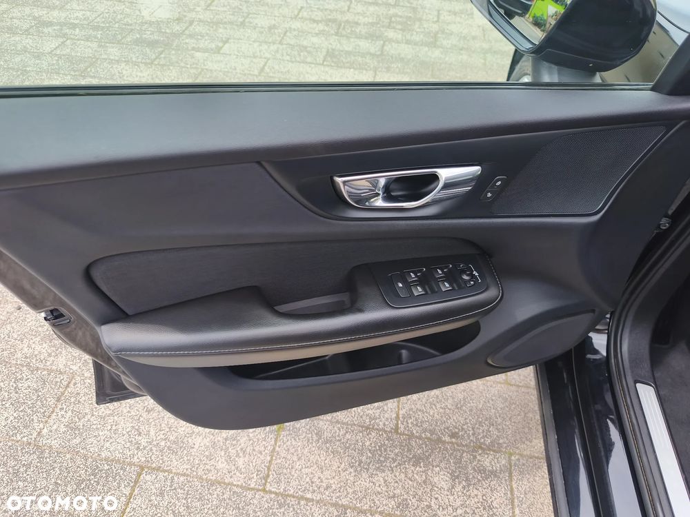 Volvo V60 D3 Momentum Core - 12