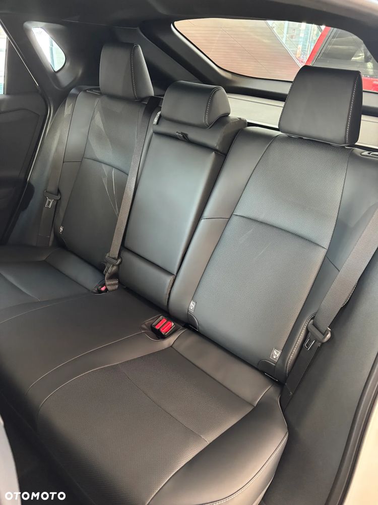 Toyota bZ4X 73.1kWh 4x4 Executive - 26