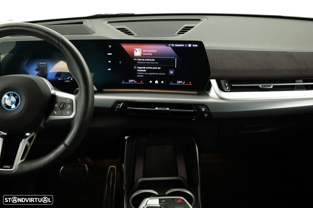 BMW iX2 eDrive20 Pack Desportivo M - 11