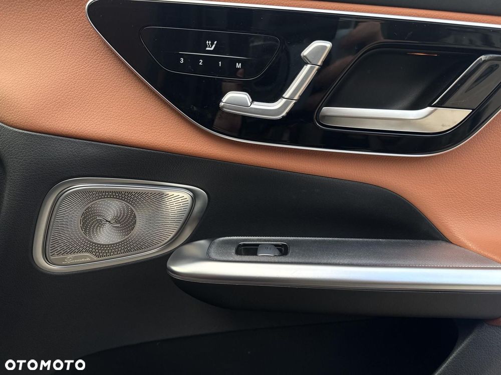 Mercedes-Benz GLC - 24