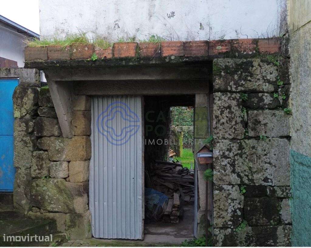 2 Terrenos Urbanos | Moradia em Pedra p/ Reabilitar com Lagar e Vistas - Grande imagem: 3/39