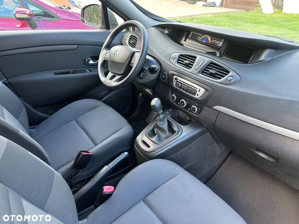 Renault Scenic 1.6 16V 110 Dynamique - 20