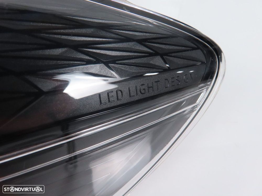 Farolim LED Direito/Trás Usado / Original RENAULT Clio V Hatchback (B7) 26550206... - 2
