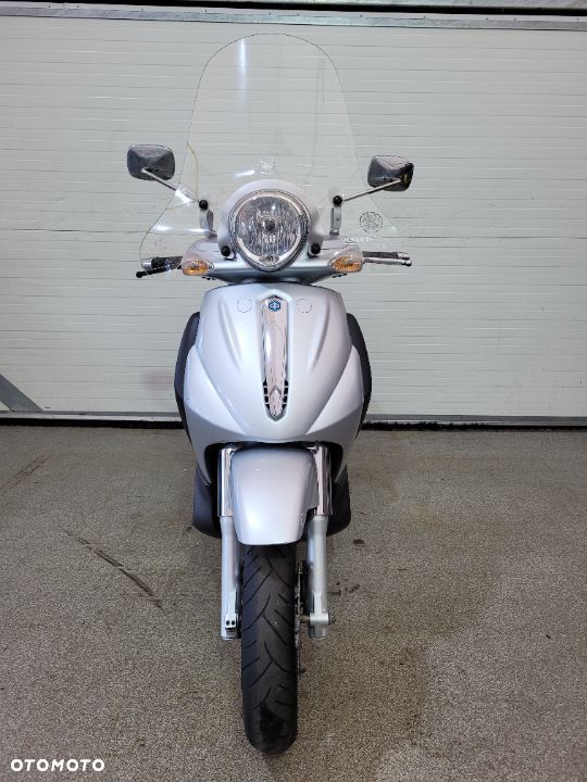 Piaggio Beverly - 16