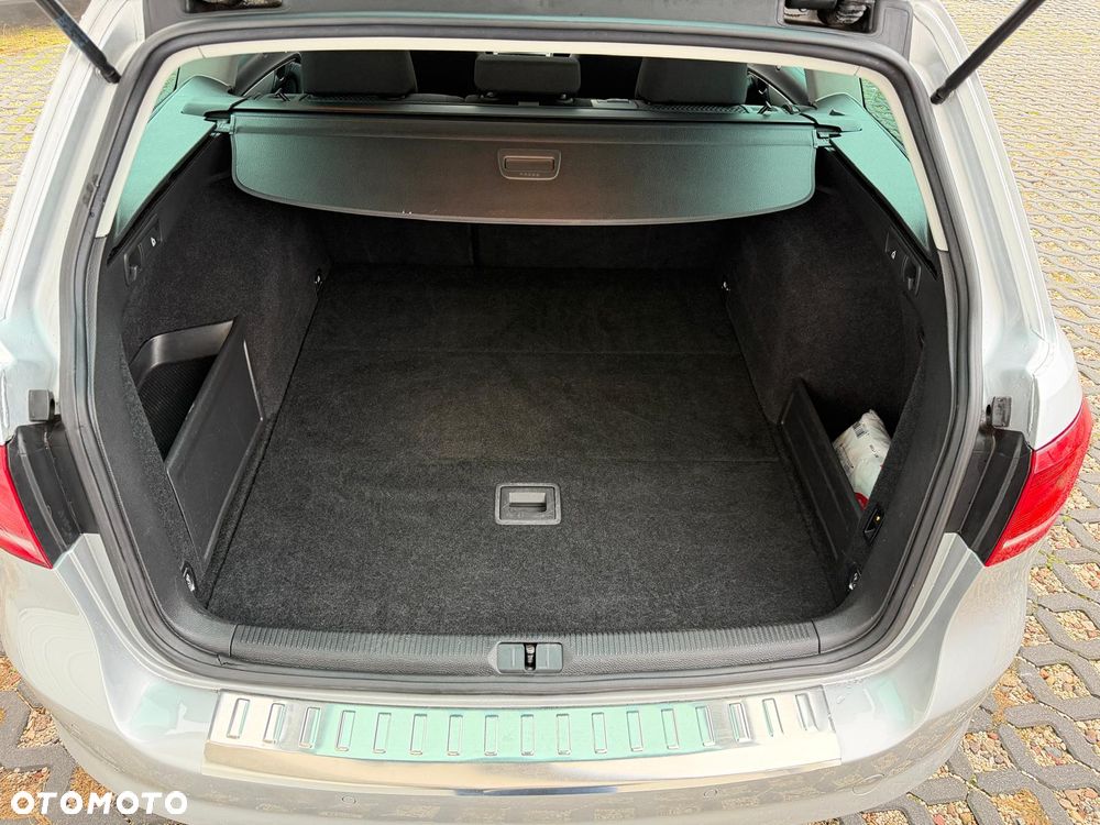 Volkswagen Passat Variant 1.6 TDI DPF BlueMot Highline - 16