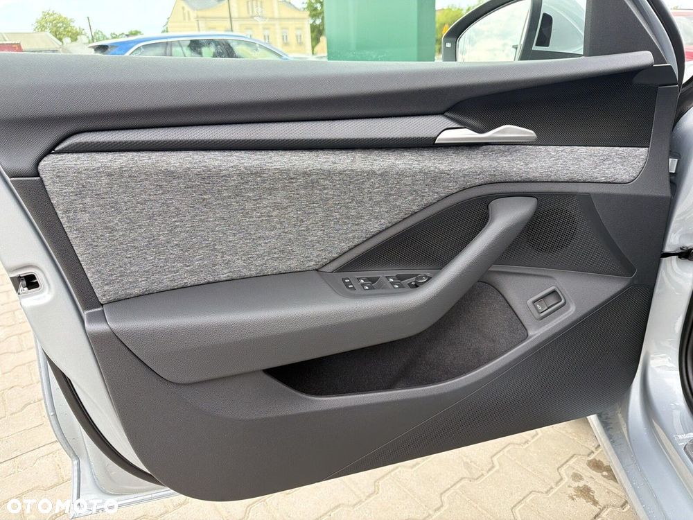 Skoda Superb 2.0 TSI Edition 130 DSG - 11