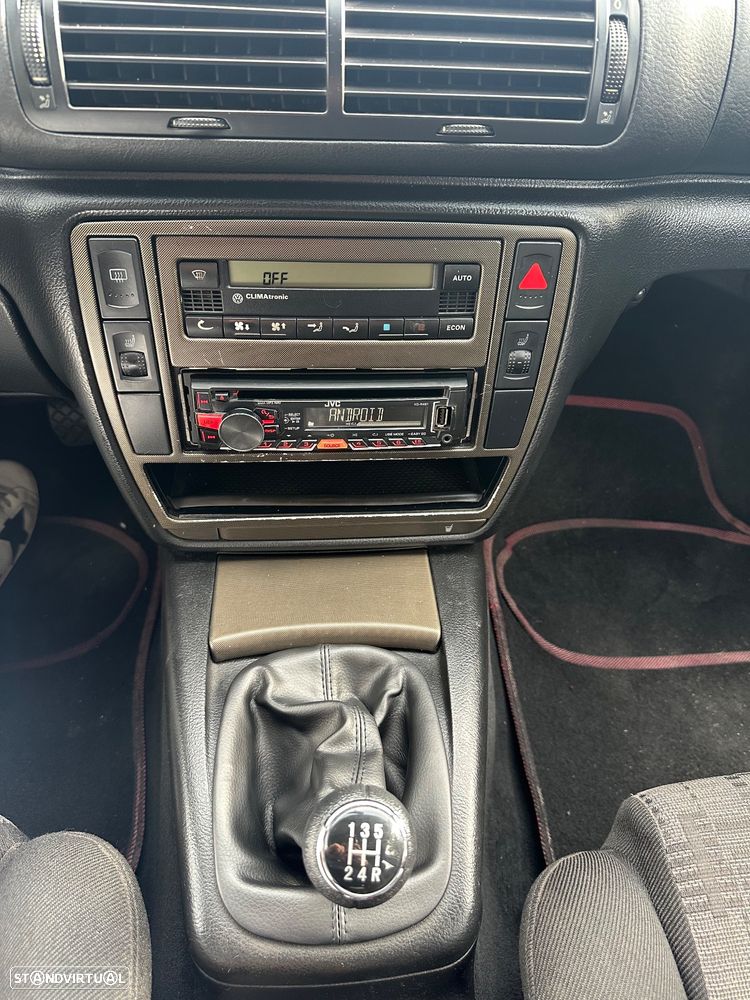 VW Passat Variant 1.9 TDi Confortline - 9