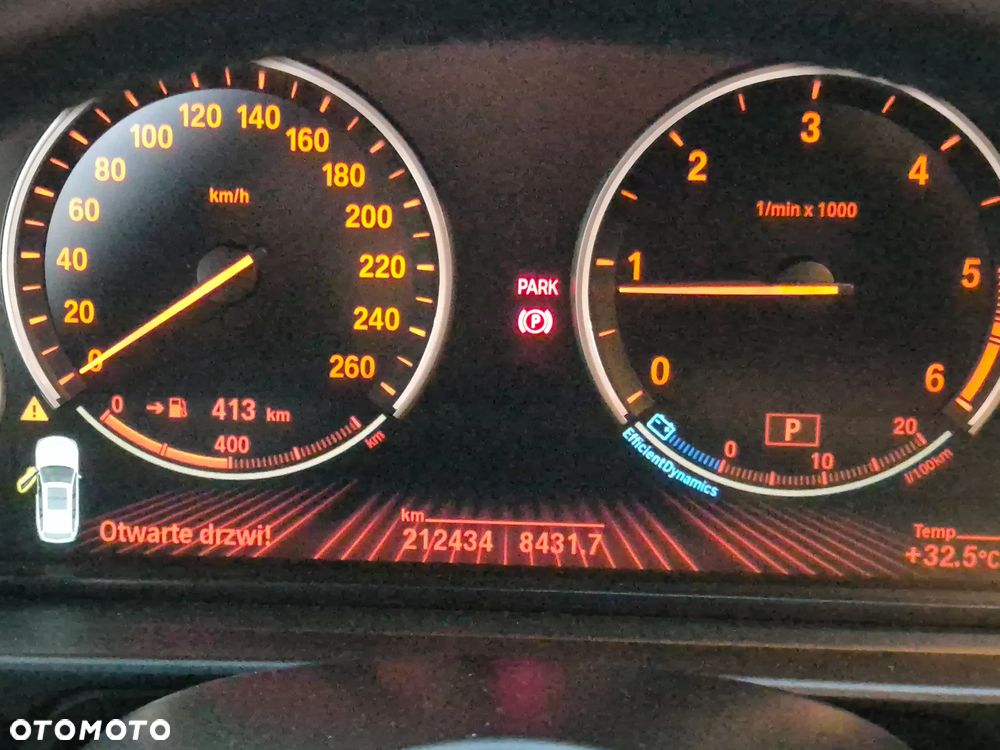 BMW Seria 5 525d xDrive - 23