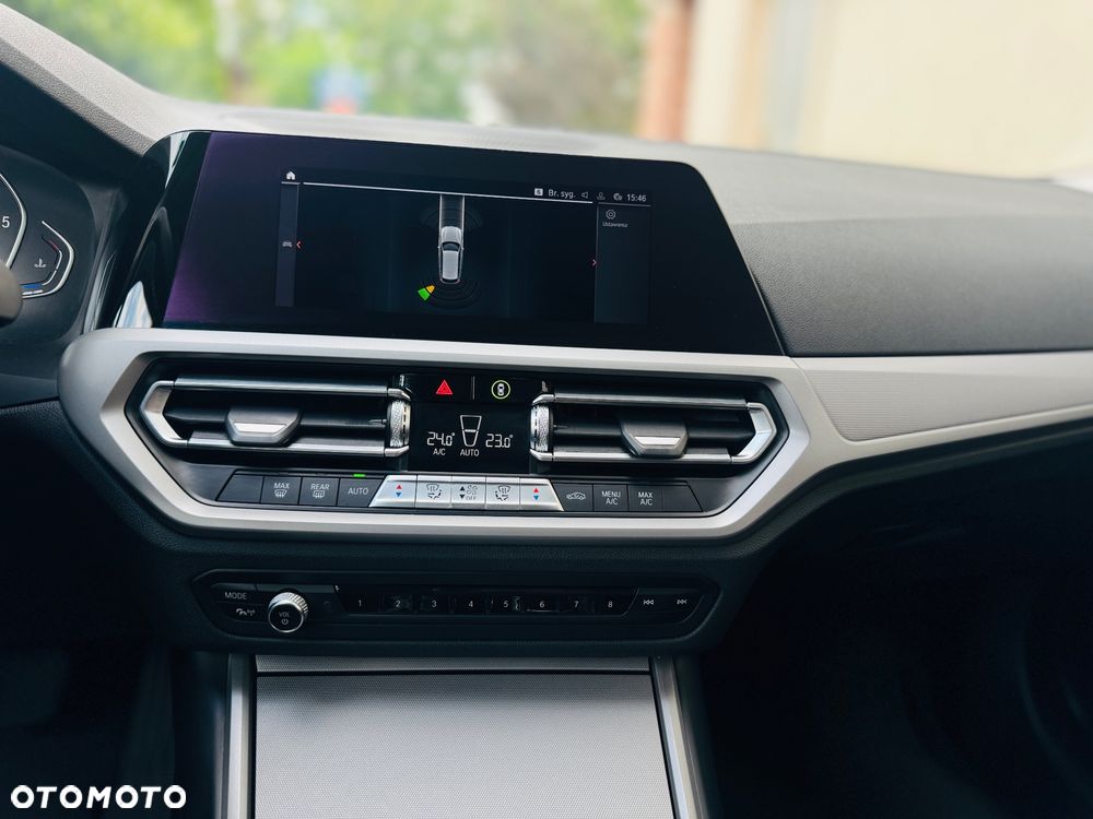 BMW Seria 3 320d Sport Line Shadow - 12