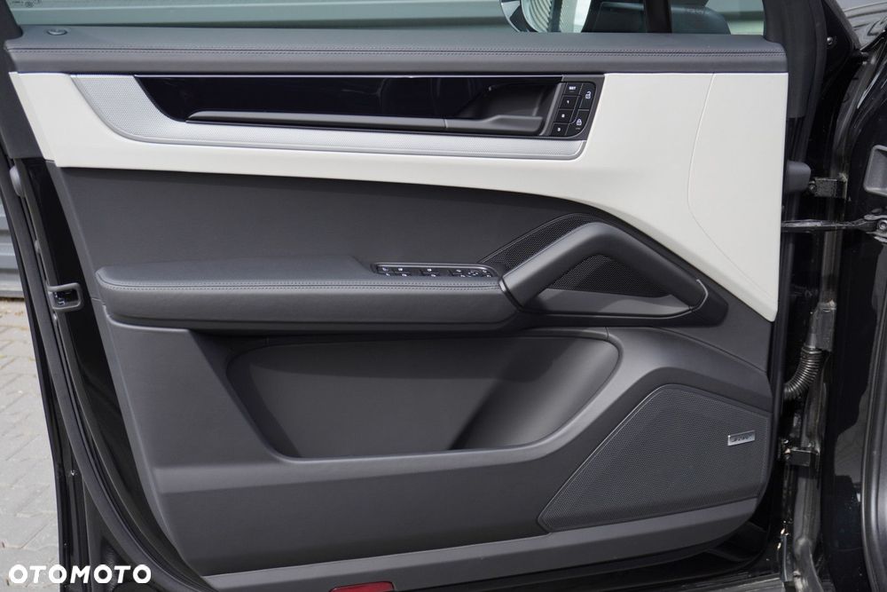 Porsche Cayenne S - 7