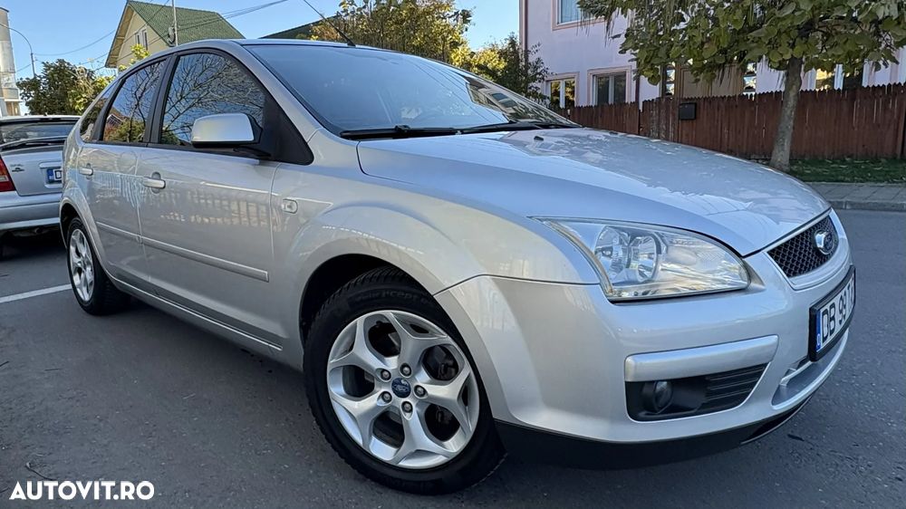 Ford Focus 1.6i Trend - 6