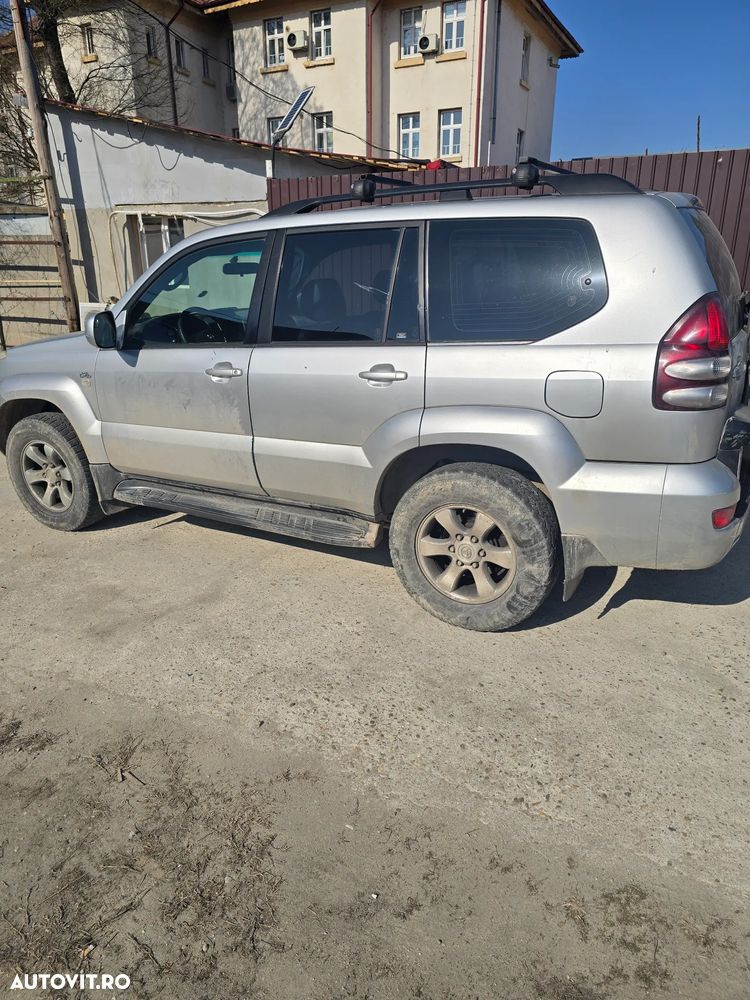 Toyota Land Cruiser - 1