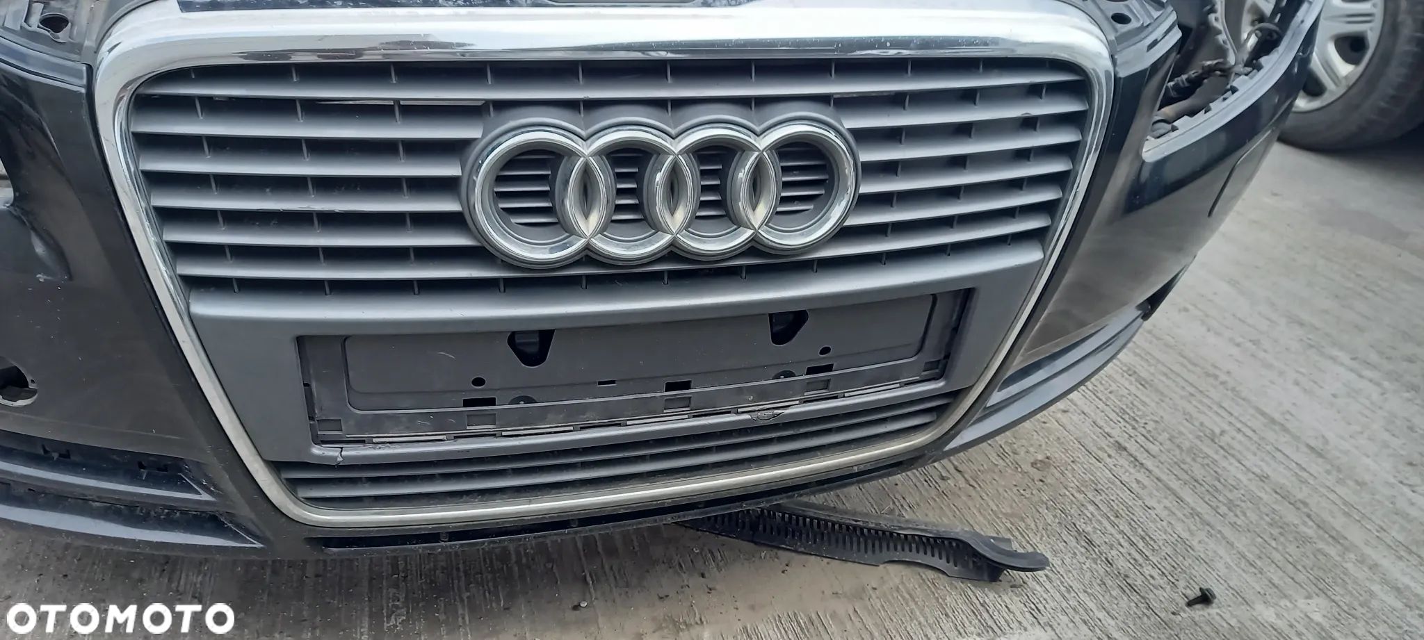 Atrapa grill audi a4 b7 8e 04-08 ORYGINAŁ - 1