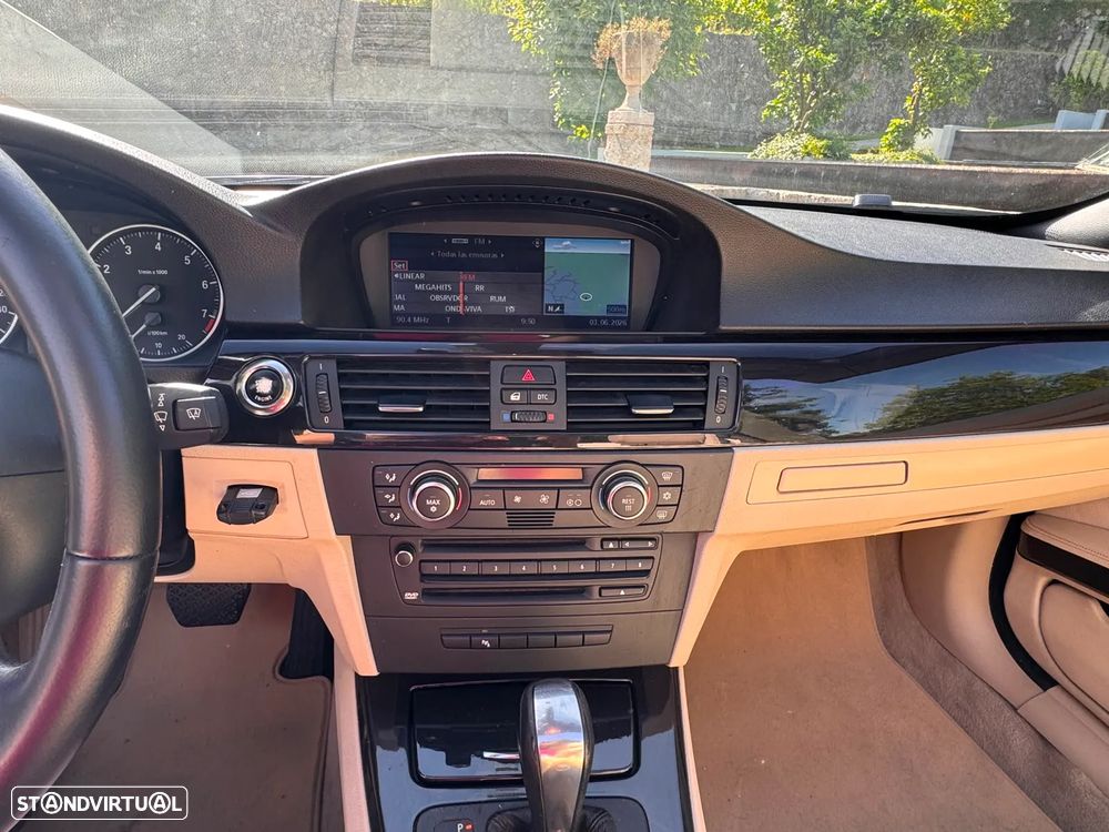 BMW 320 i Cabrio Auto - 15