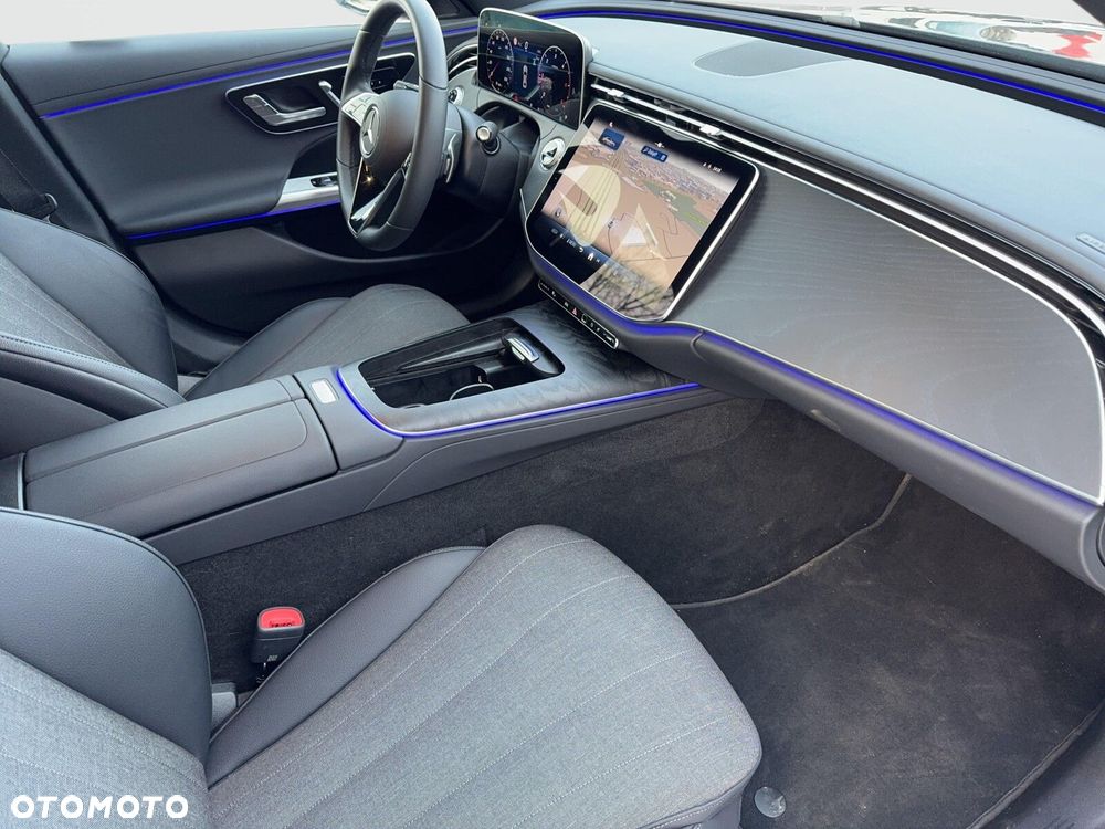 Mercedes-Benz Klasa E - 23