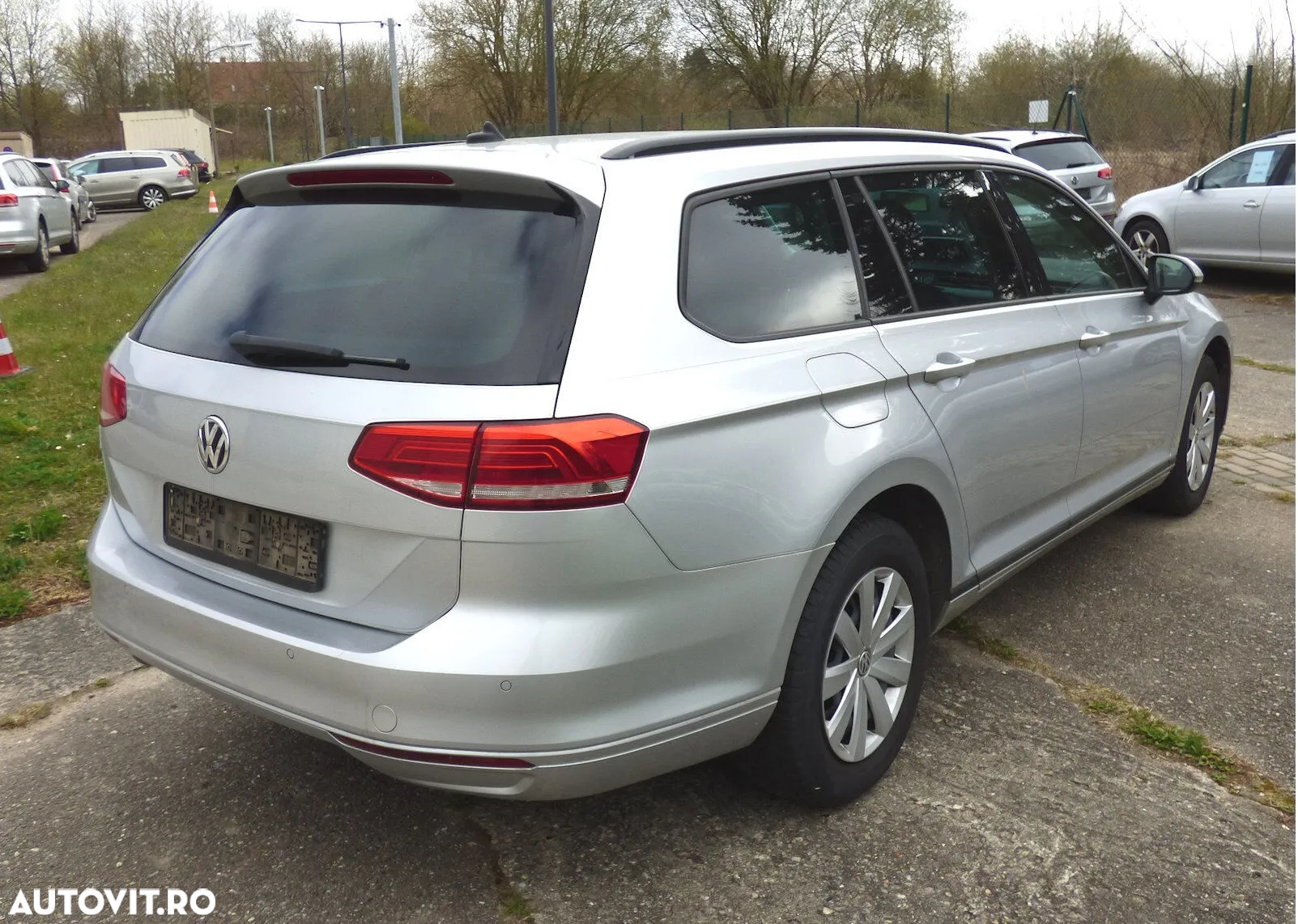 Volkswagen Passat Variant 2.0 TDI DSG Comfortline - 3