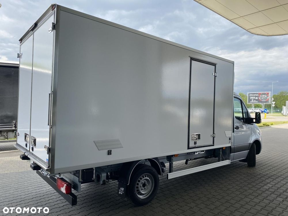 Mercedes-Benz Sprinter - 6