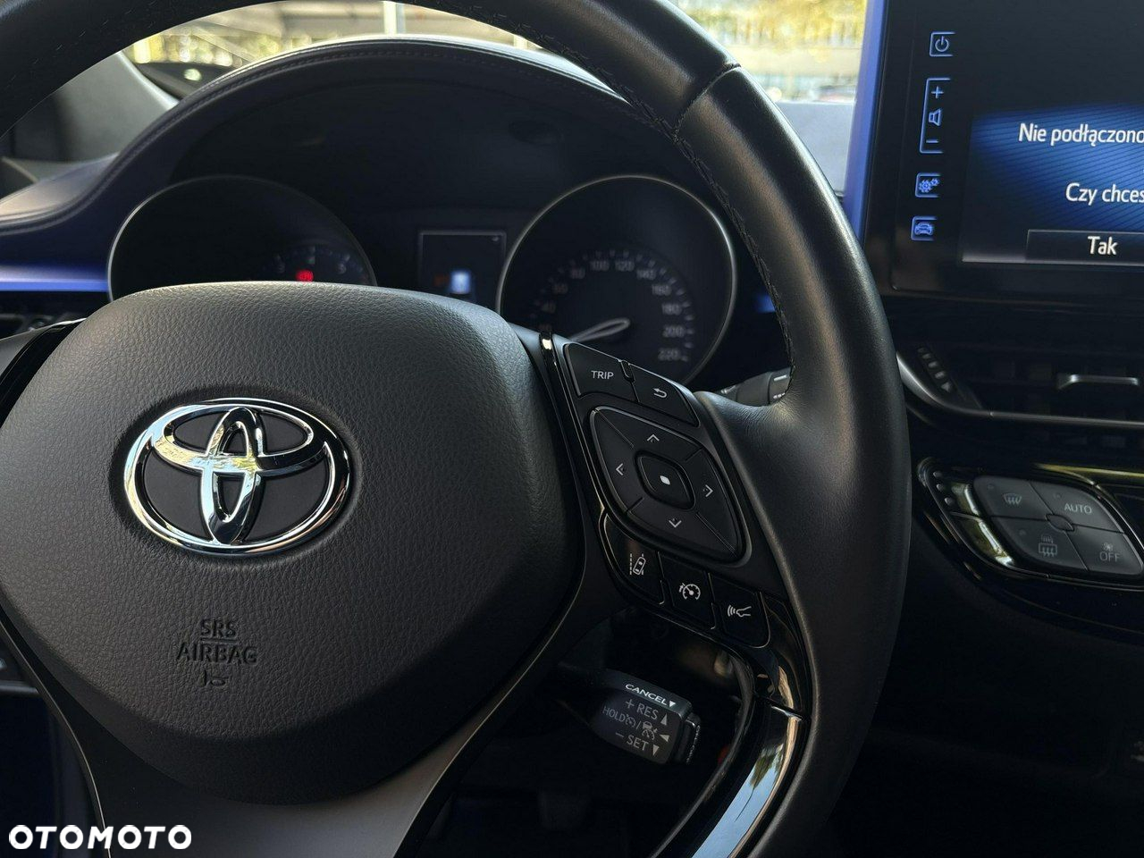 Toyota C-HR 1.2 T Dynamic - 24