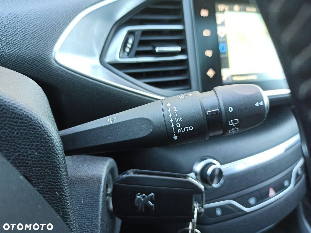 Peugeot 308 - 24