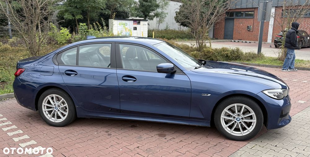 BMW Seria 3 320e - 2