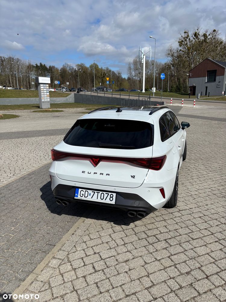 Cupra Leon Sportstourer - 2