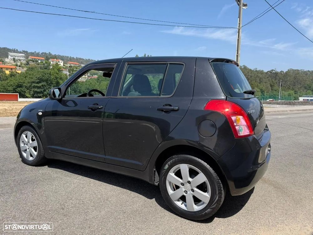 Suzuki Swift - 3
