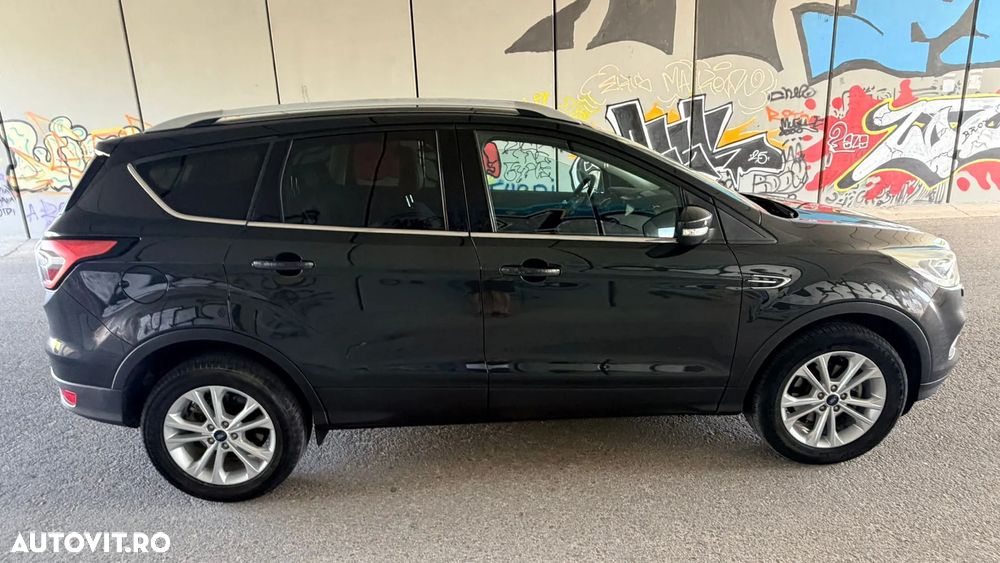 Ford Kuga 1.5 EcoBoost 2WD Titanium - 2
