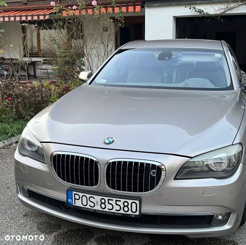BMW Seria 7 750i xDrive - 2