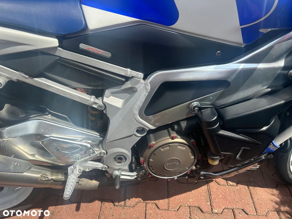 Aprilia Tuono - 10