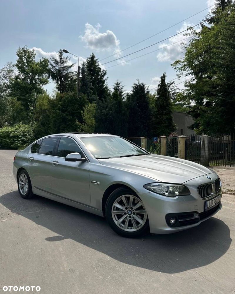BMW Seria 5 528i - 1