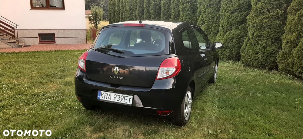 Renault Clio - 22