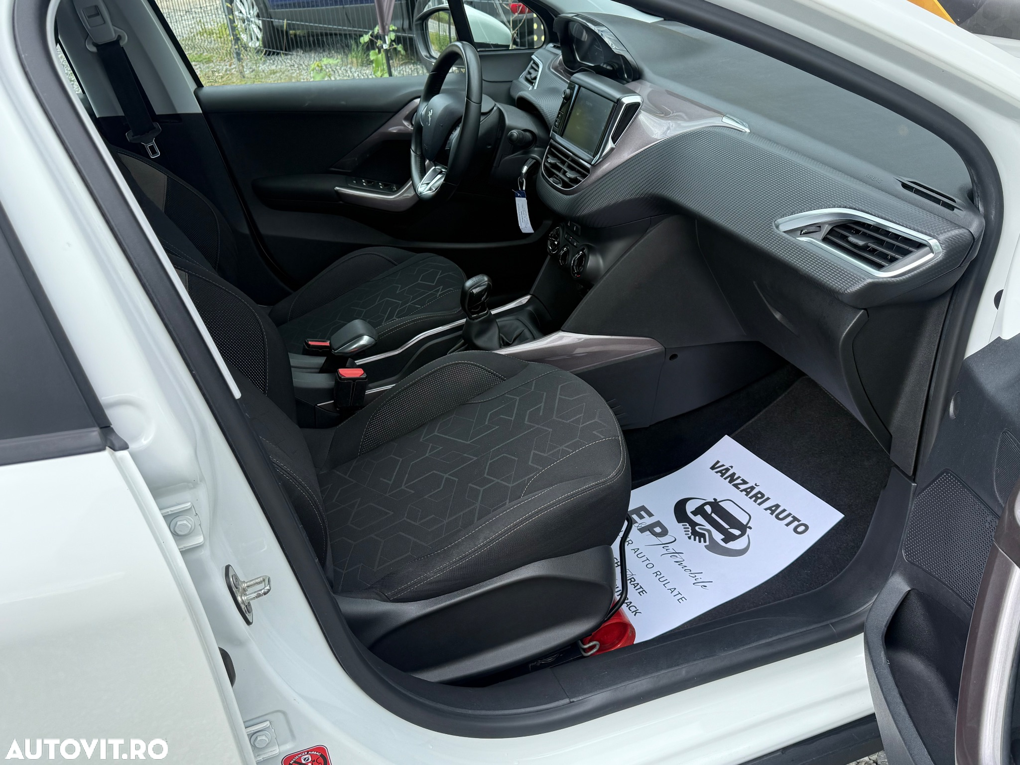 Peugeot 2008 1.2 L PureTech STT Active - 13
