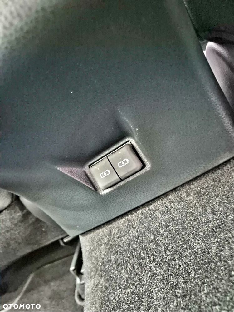 Toyota Camry 2.5 Hybrid Prestige CVT - 26