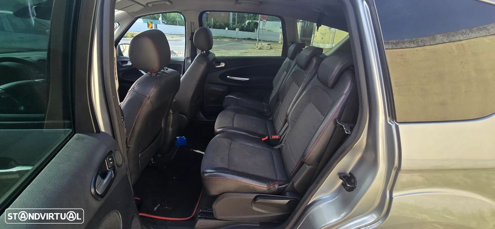 Ford S-Max 2.2 TDCi DPF Titanium - 11