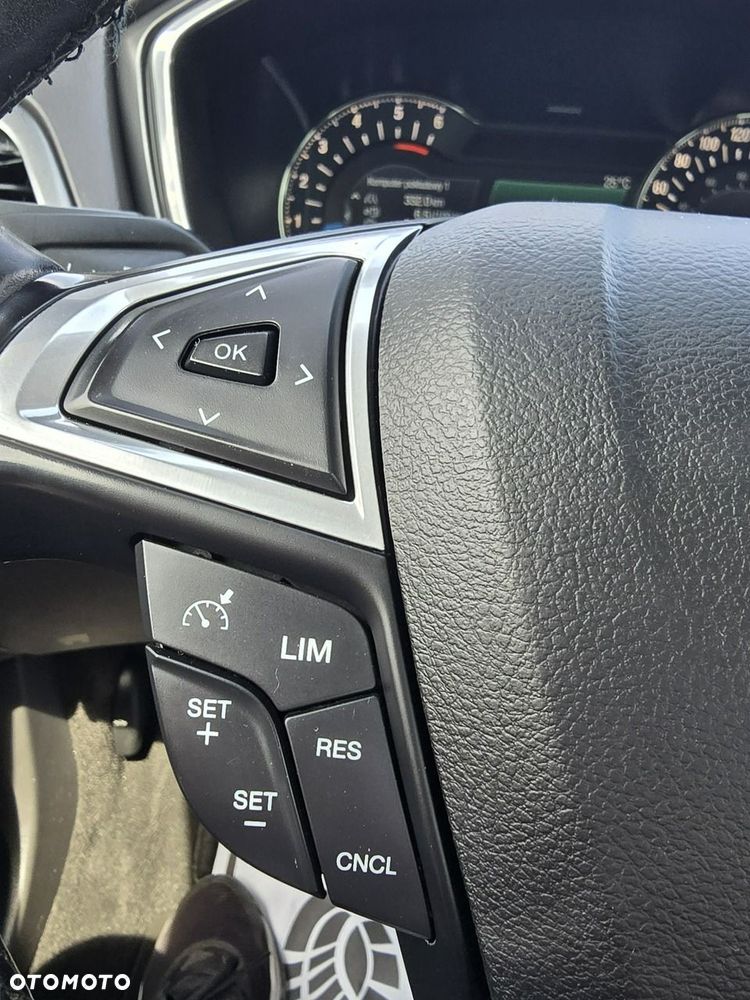 Ford Mondeo - 35