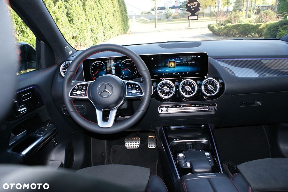 Mercedes-Benz GLA - 17