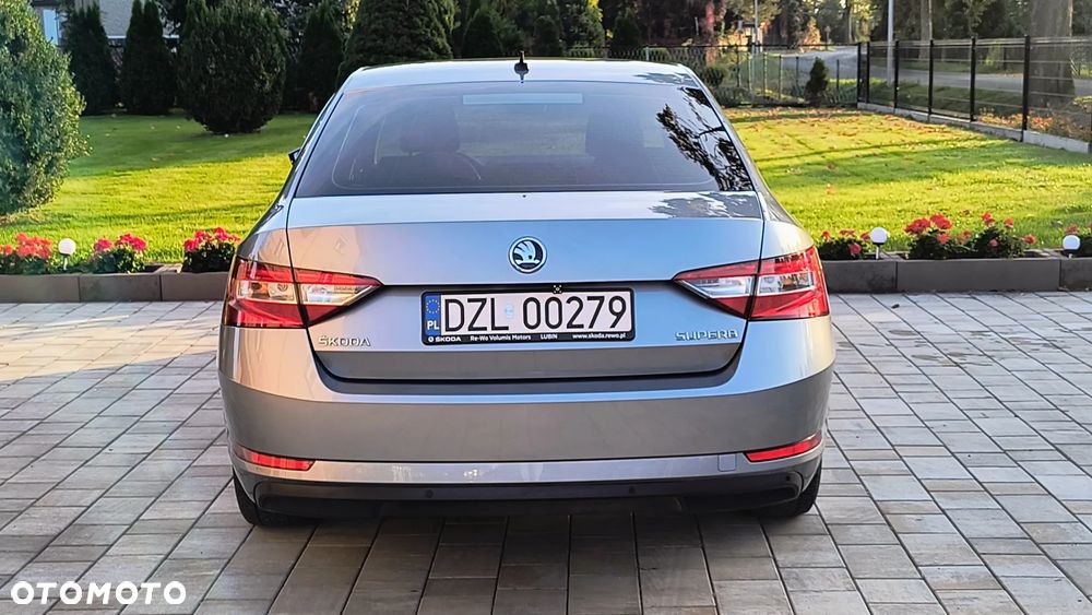 Skoda Superb 2.0 TSI Ambition DSG - 27