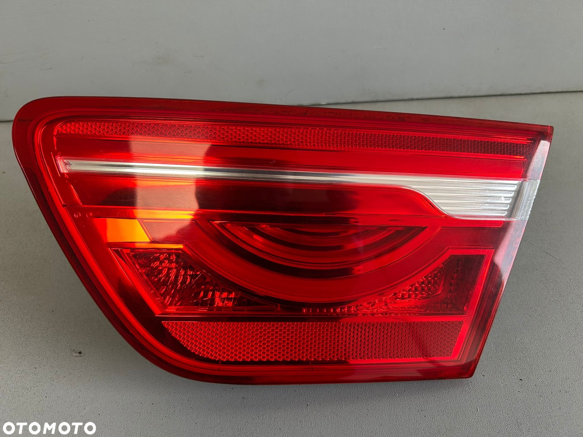 JAGUAR XE X760 LAMPA W KLAPĘ LEWY TYŁ PRAWY TYŁ - 3