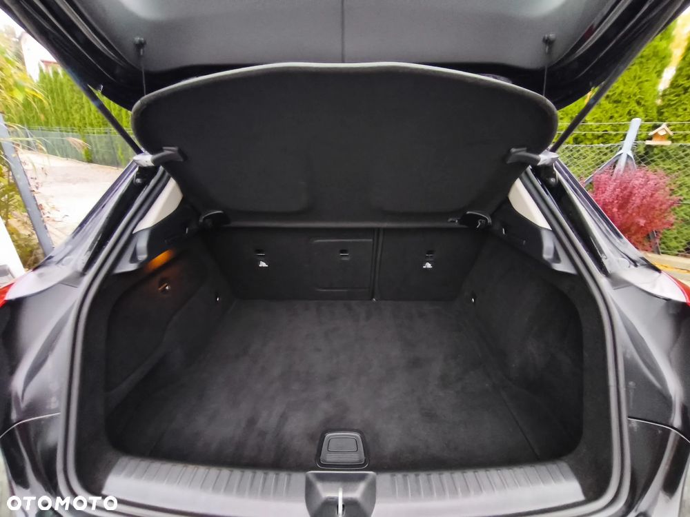 Mercedes-Benz GLA 180 Urban - 21