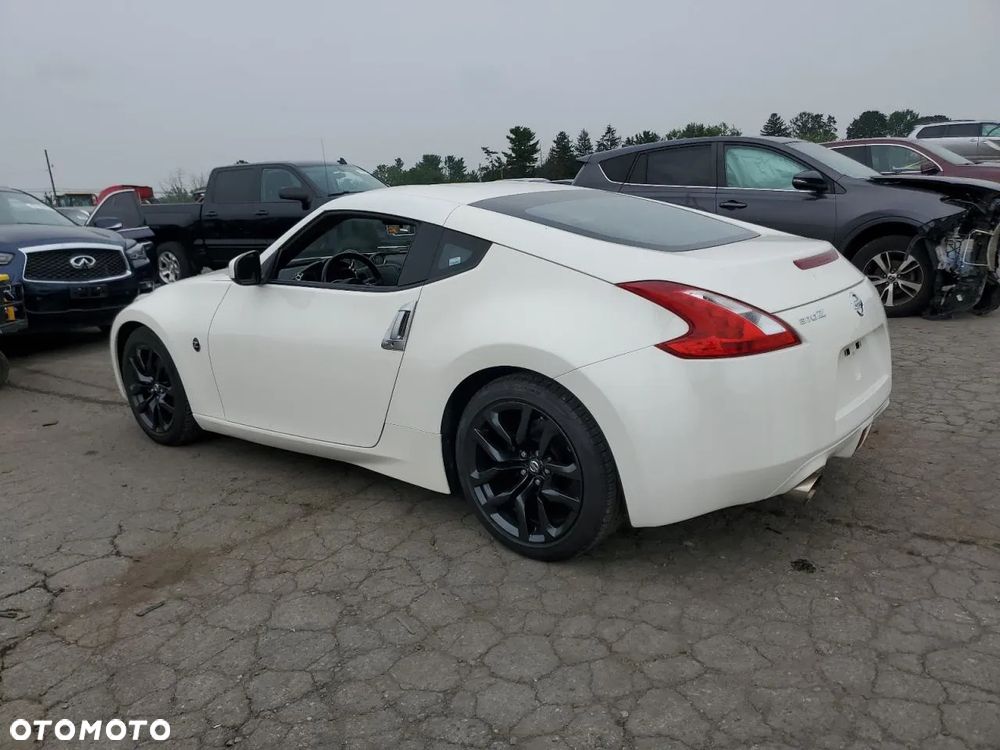 Nissan 370 Z - 3