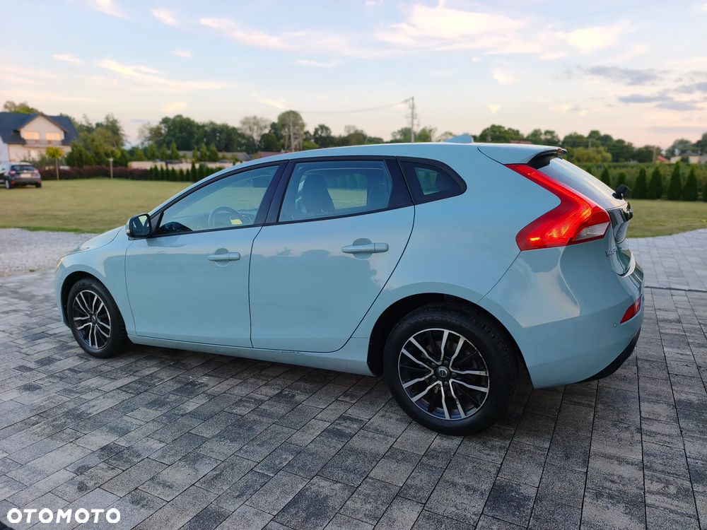 Volvo V40 D2 Drive-E Momentum - 12