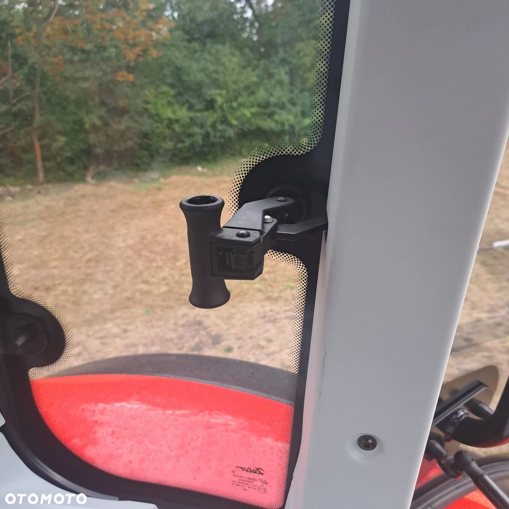 Zetor Seria 6 170 silnik Deutz AG Skrzynia ZF 54+27 biegów . 6 biegów pod obciążeniem - 6