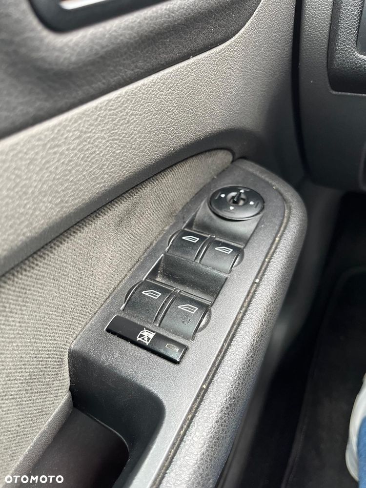 Ford Focus 1.6 TDCi Ambiente - 23