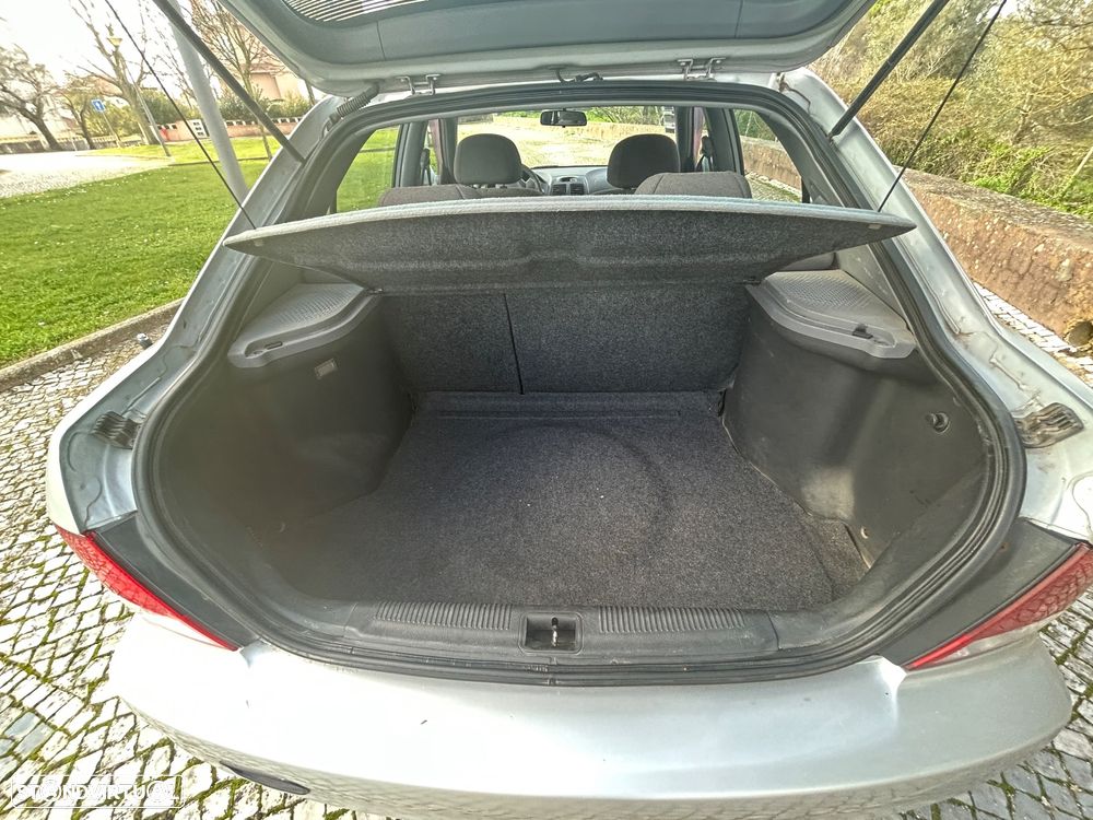 Hyundai Accent 1.3i GLS - 7