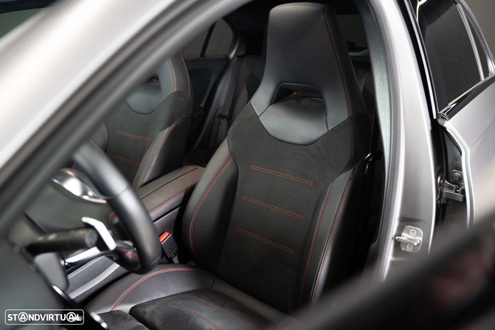 Mercedes-Benz A 250 e 8G-DCT AMG Line - 13