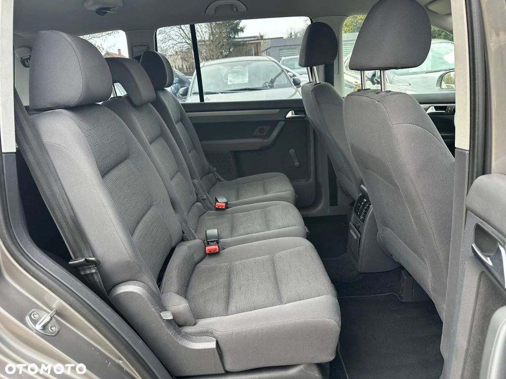 Volkswagen Touran 1.9 TDI Trendline DSG - 18