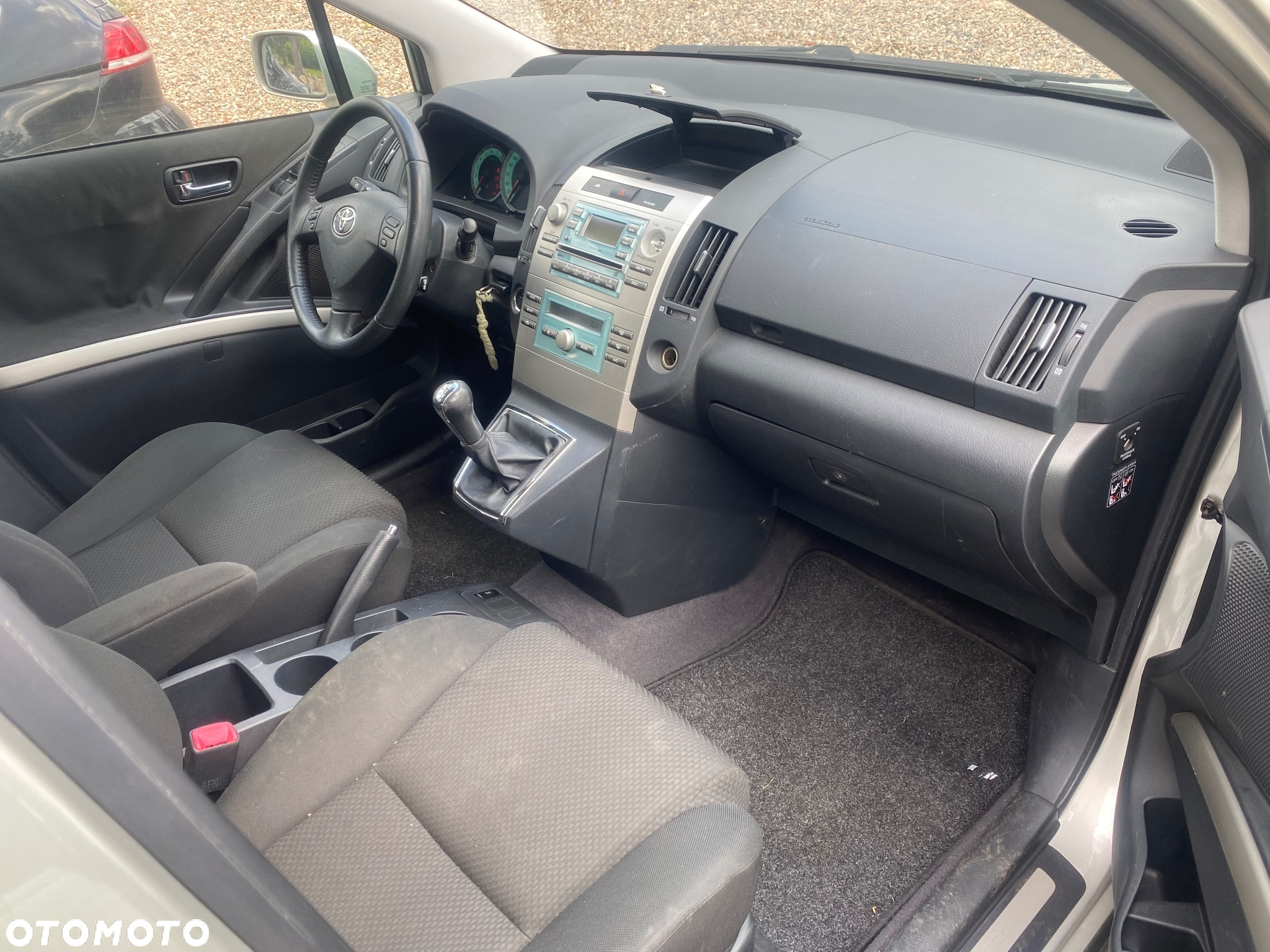 Toyota Corolla Verso - 8